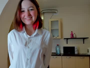 girl
        lisaosbornes cam image #84296