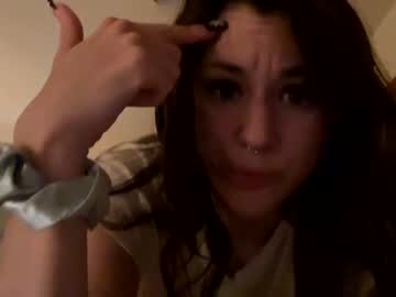 girl
        arielrayyy cam image #84695