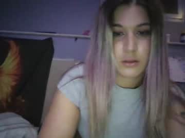 girl
        sweetsaltyx cam image #132165