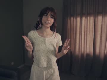 girl
        meghanash cam image #163806