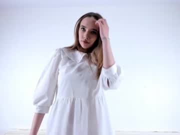 girl
        milana_gross cam image #83834