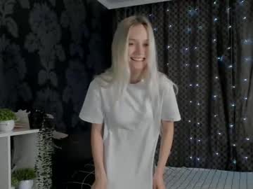 girl
        reynapain cam image #127729