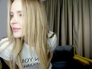 girl
        brulik____ cam image #205018