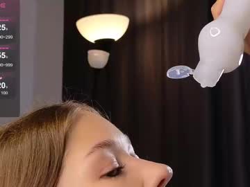 girl
        violawillsoon cam image #257643