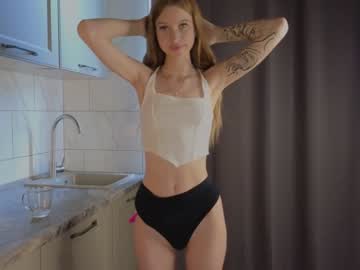 girl
        anitaholmes cam image #184324