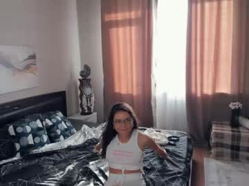 girl
        nonameflower cam image #176053