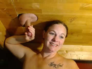 couple
        redroomcpl_7179 cam image #101283