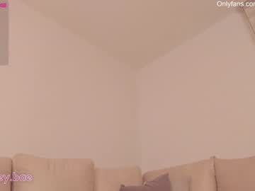 girl
        coreybae cam image #79538