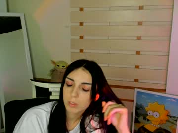 girl
        emilie_shy cam image #193920