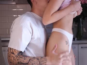 girl
        dragontattooooo cam image #118011