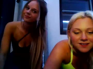 couple
        prettypoliteladies cam image #95639