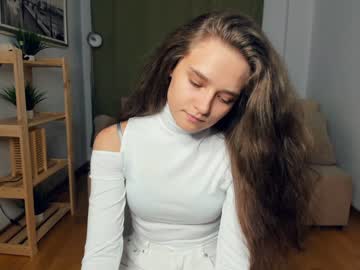 girl
        gillia_blumber cam image #108368