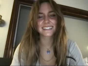 girl
        emma_walkerx cam image #137797