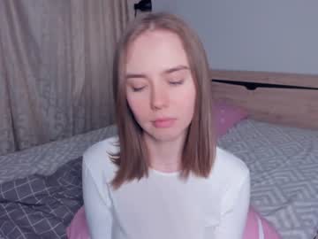 girl
        sonasheen cam image #154913