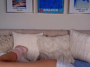 girl
        zlicious cam image #185184