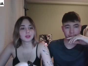 couple
        bananass_friends cam image #151516
