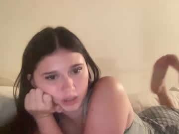 girl
        ivylivex cam image #202600