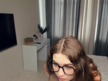 girl
        shadednight cam image #182691