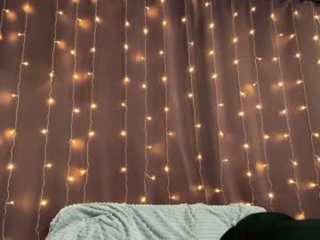 girl
        neonjade cam image #43285