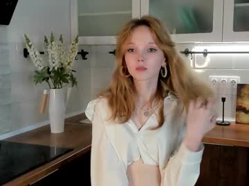 girl
        maudbayles cam image #210220
