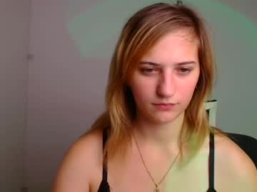 girl
        molly_lyyy cam image #208809