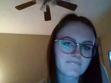 girl
        kitty__kitty__ cam image #45573