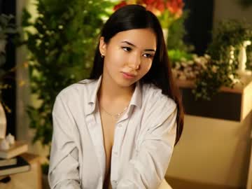 girl
        moonlight_silk cam image #198723