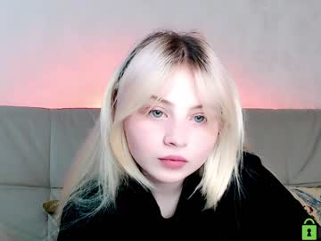 girl
        shy_blondiee cam image #57688