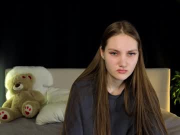 girl
        enchanting_ella cam image #230053
