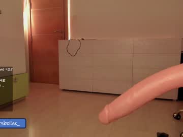 girl
        itsbellax cam image #123690