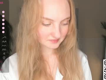 girl
        _megryan_ cam image #157222