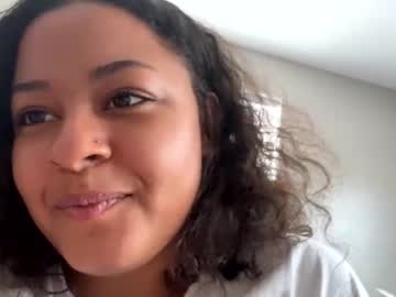 girl
        adriana318798 cam image #237171