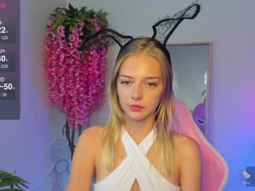 girl
        lolasmallbunny cam image #201417
