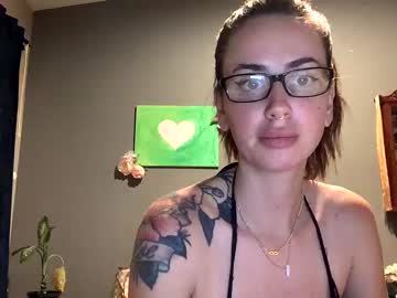 girl
        bri_bearr cam image #114024