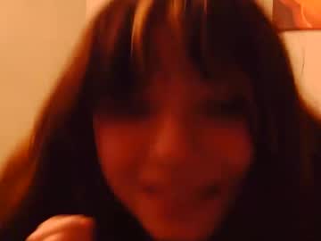 girl
        ellajames01 cam image #241572