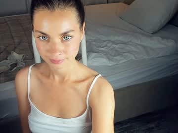 girl
        hoooney_bun cam image #102026