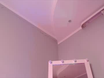 girl
        lil_bae_akira cam image #72896
