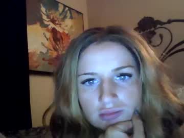 girl
        fantasy333304 cam image #141179