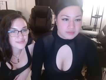 couple
        layzebunny cam image #115687