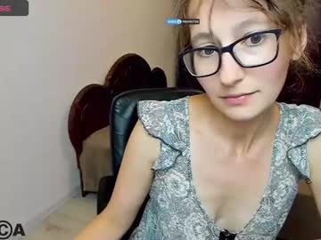 girl
        cuddlieskarina cam image #109311