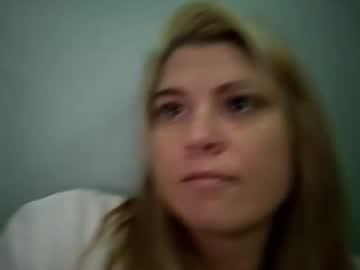 girl
        kkayla132 cam image #248510
