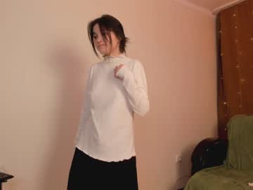 girl
        carolmoores cam image #30226