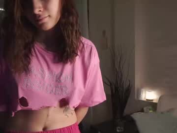 girl
        linnbayles cam image #190734