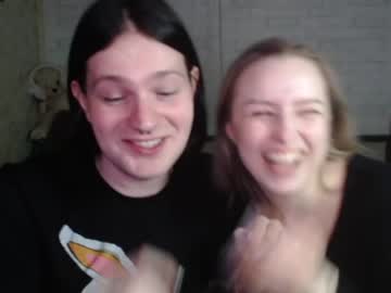 couple
        acid666kittens cam image #74571