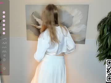 girl
        _megryan_ cam image #157444