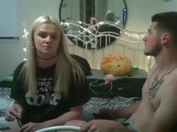 couple
        blondebeauty98 cam image #77848