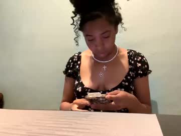 girl
        ari___yauna cam image #63364