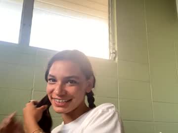 girl
        wvybbyily cam image #220876