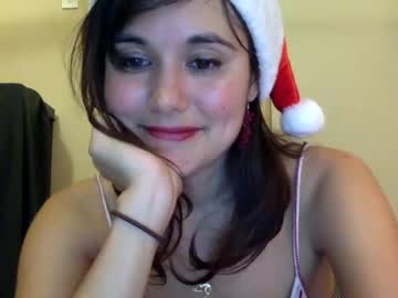 girl
        ericarae91 cam image #42623