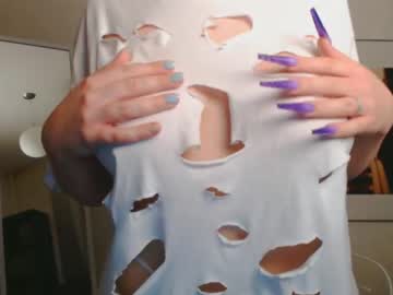 couple
        juicyapril cam image #123003